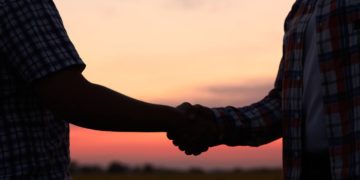 3 Acts of Kindness a Muslim can show to a non-Muslim